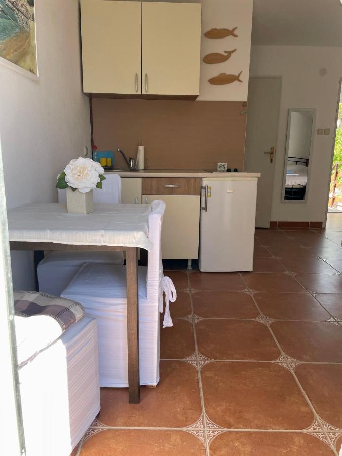 Studio Apartmani Kremic Karlobag Kültér fotó