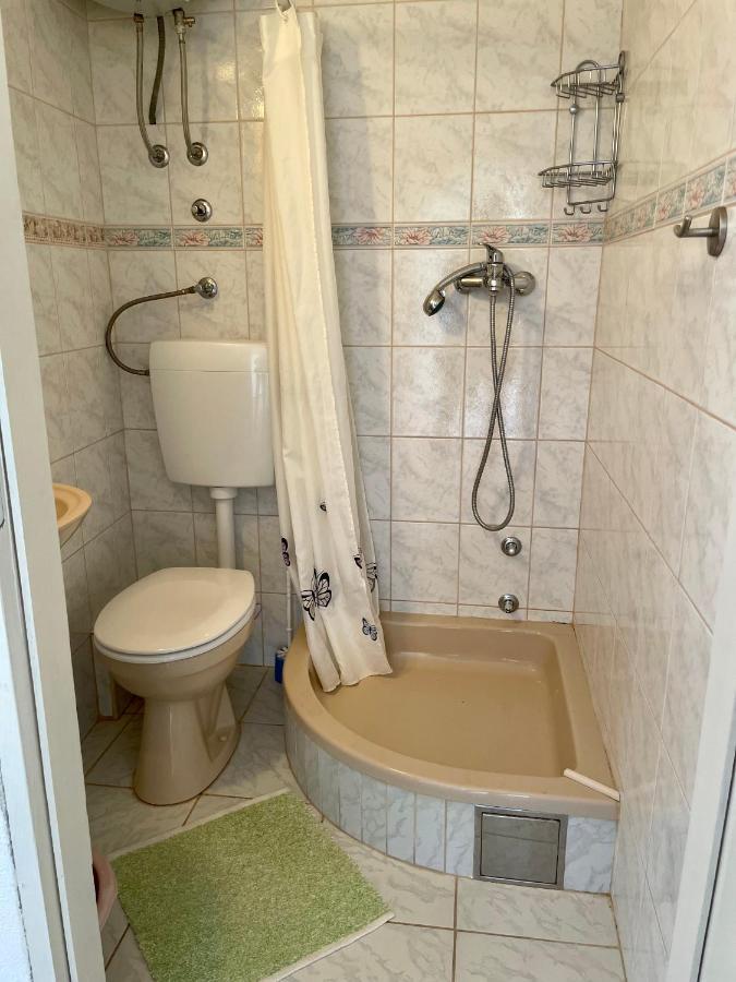 Studio Apartmani Kremic Karlobag Kültér fotó