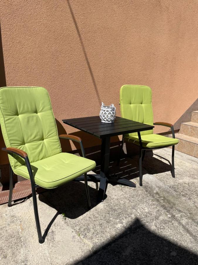 Studio Apartmani Kremic Karlobag Kültér fotó
